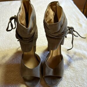 High heels booties